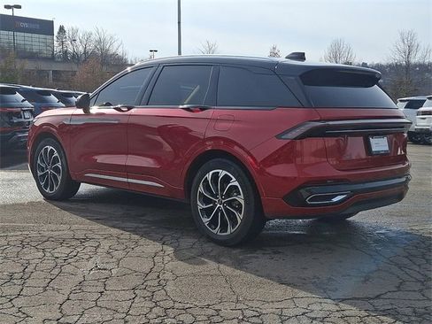 Certified 2024 Lincoln Nautilus Reserve image 4