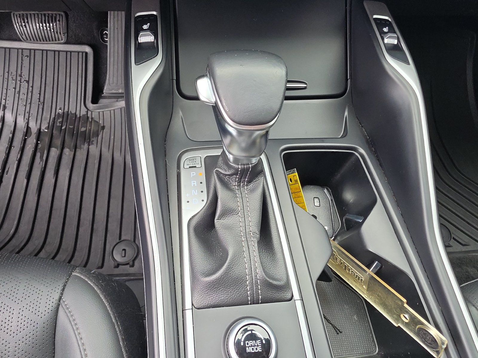 Used 2022 Kia Sorento S w/ Panoramic Sunroof Package FWD image 21