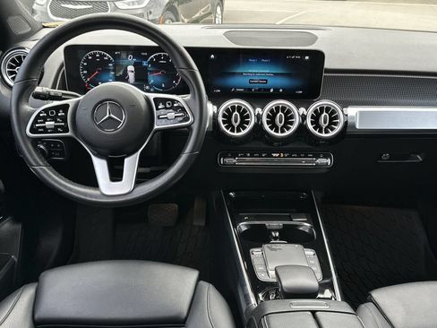 Used 2021 Mercedes-Benz GLB 250 4MATIC image 10