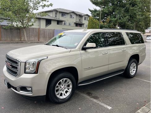 Used 2017 GMC Yukon XL SLT image 4