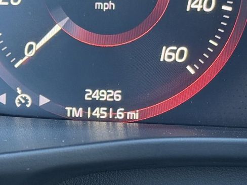 Used 2022 Volvo XC40 T5 Momentum w/ Premium Package image 20