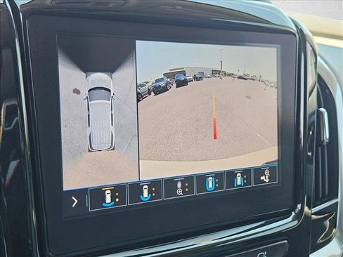 Used 2021 Chevrolet Traverse Premier AWD/4WD image 17