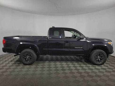 Used 2022 Toyota Tacoma SR5 w/ Technology Package AWD/4WD image 10