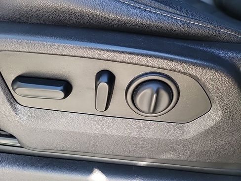 Used 2021 GMC Sierra 1500 SLT w/ SLT Convenience Package image 12