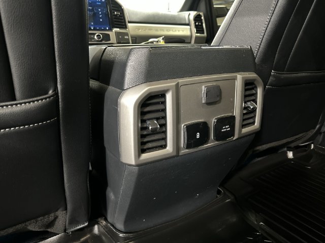 Used 2022 Ford F350 Lariat w/ Lariat Ultimate Package AWD/4WD image 31
