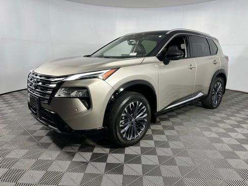Used 2024 Nissan Rogue Platinum w/ Platinum Premium Package AWD/4WD image 3