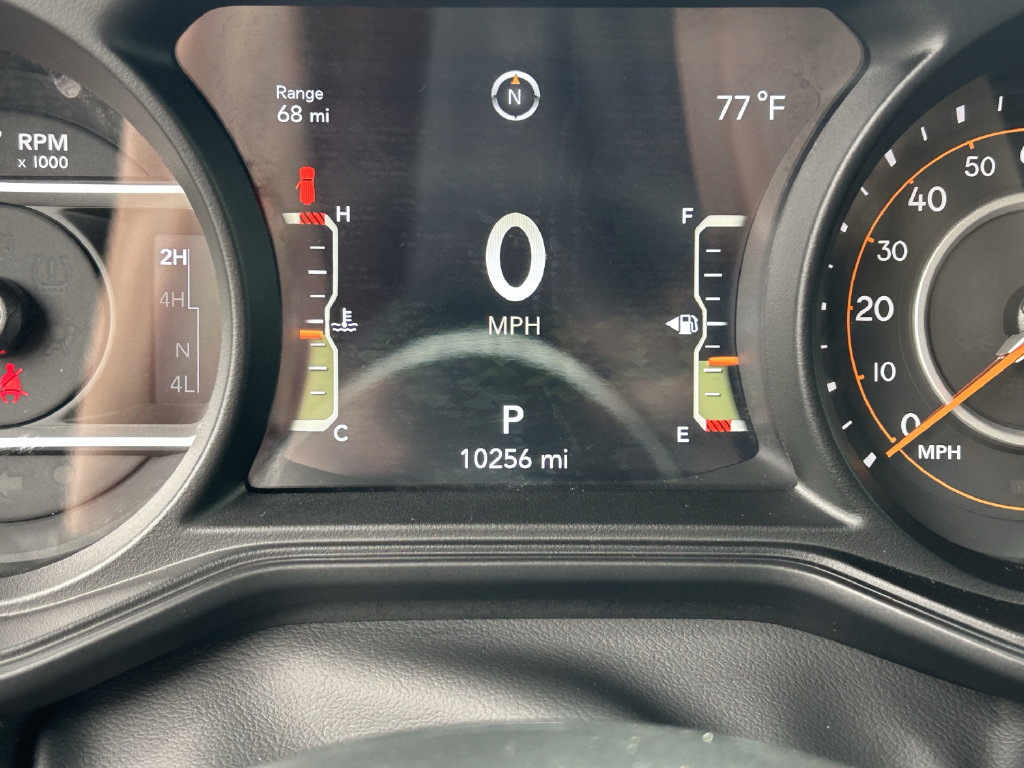 Used 2025 Jeep Wrangler Unlimited Sahara AWD/4WD image 33