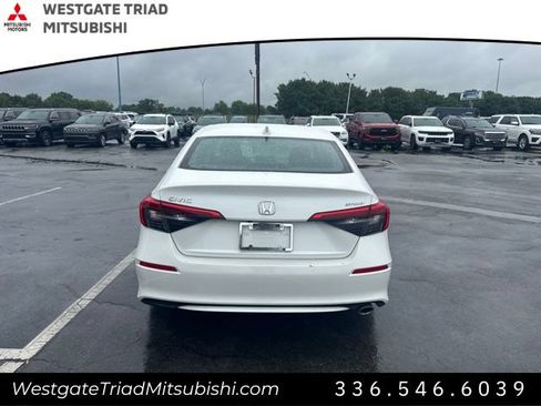 Used 2023 Honda Civic Sport image 5