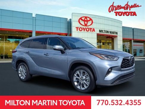 Used 2022 Toyota Highlander Limited FWD image 1
