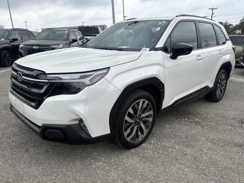 Used 2025 Subaru Forester Touring image 7