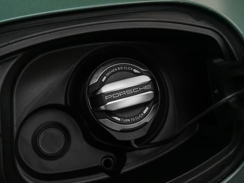 New 2025 Porsche Cayenne Turbo image 22