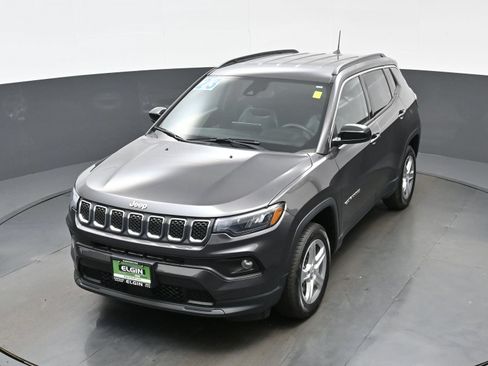 Used 2023 Jeep Compass Latitude w/ Convenience Group AWD/4WD image 36