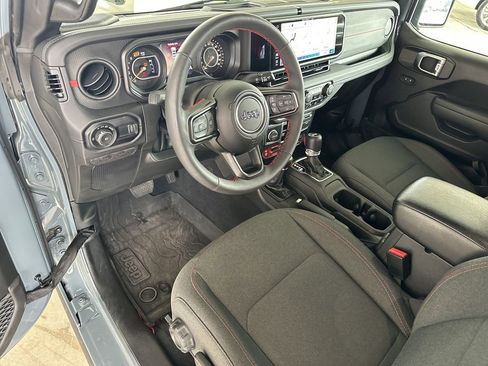 Used 2024 Jeep Wrangler Unlimited Rubicon w/ Safety Group image 13