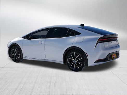 Used 2026 Toyota Prius XLE image 5