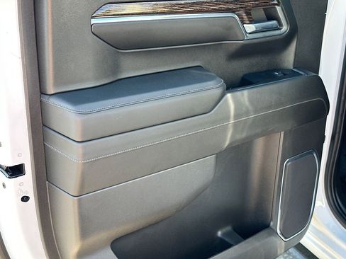 Used 2023 GMC Sierra 1500 Elevation image 19