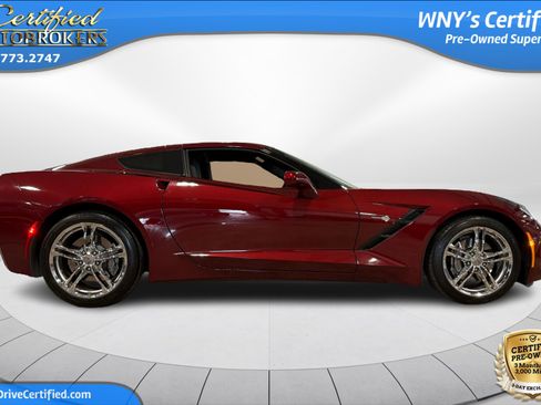 Used 2017 Chevrolet Corvette Stingray Coupe w/ 1LT RWD image 4