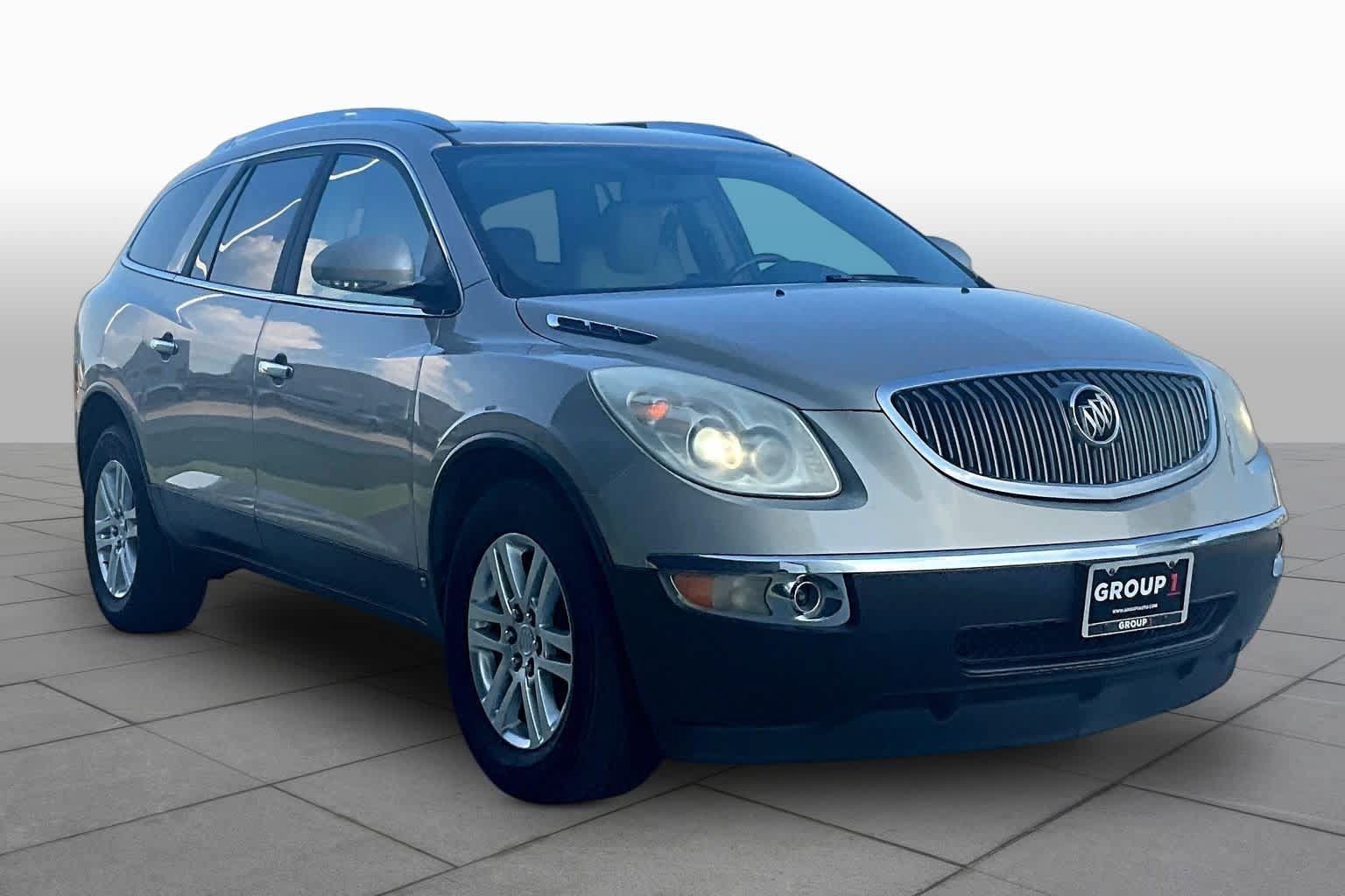 Used 2009 Buick Enclave CX w/ Driver Confidence Package FWD image 2