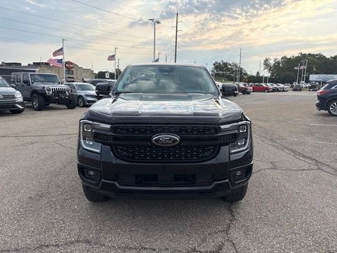 Used 2025 Ford Ranger Lariat w/ Black Appearance Package AWD/4WD image 2