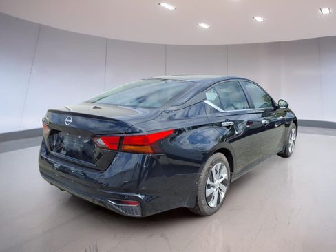 Used 2024 Nissan Altima 2.5 S FWD image 4