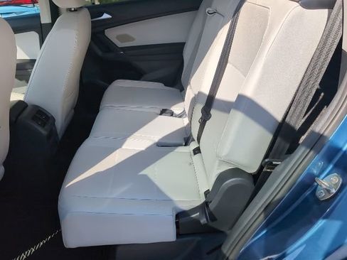 Used 2020 Volkswagen Tiguan SE image 24
