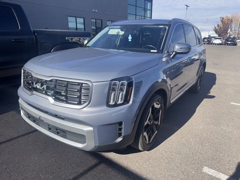 Used 2024 Kia Telluride S w/ S Sunroof Package image 13