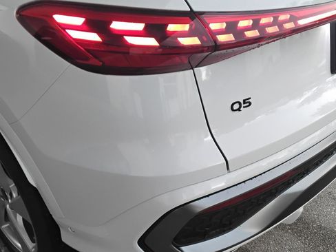 New 2025 Audi Q5 Premium Plus image 9