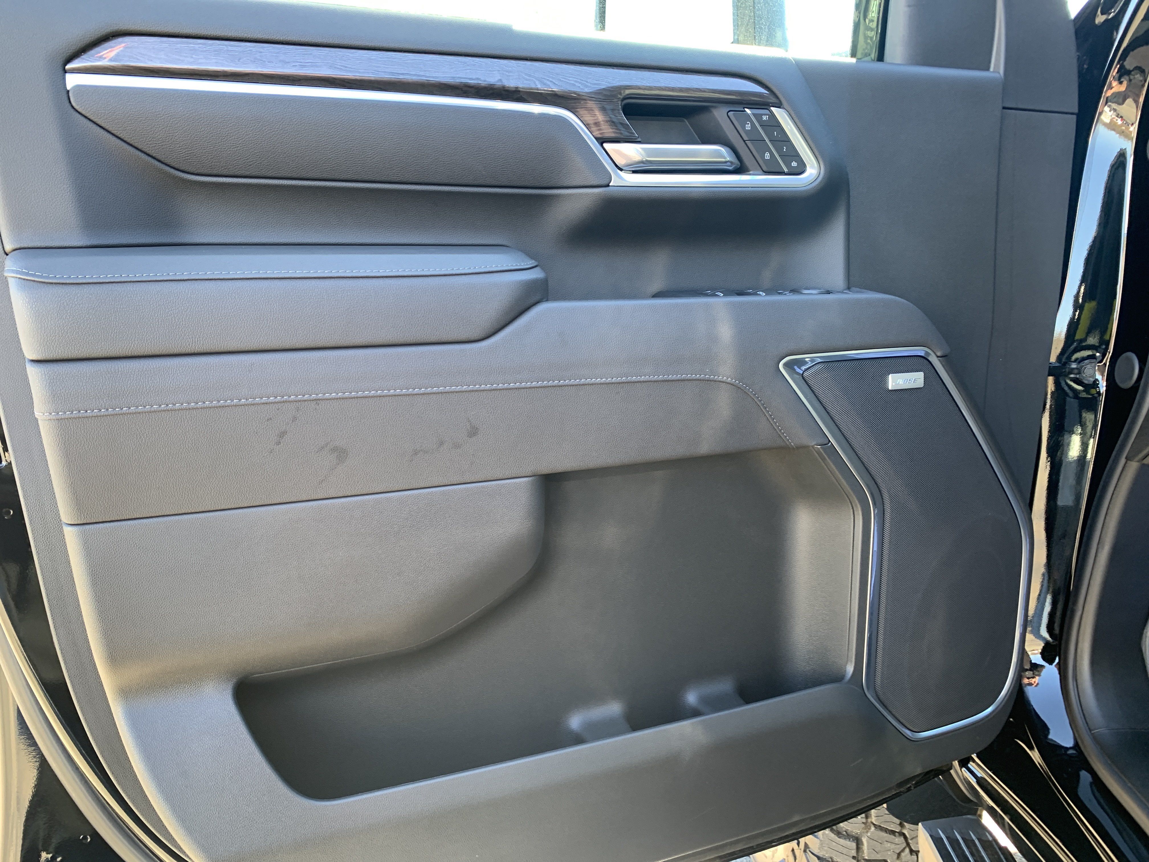 New 2025 Chevrolet Silverado 2500 LTZ w/ LTZ Premium Package AWD/4WD image 10