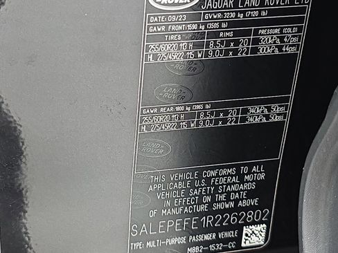 Used 2024 Land Rover Defender 110 SE image 35