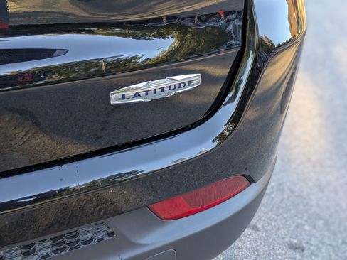 Used 2022 Jeep Compass Latitude image 32