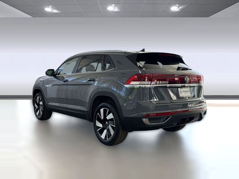 Used 2026 Volkswagen Atlas Cross Sport SE FWD image 3