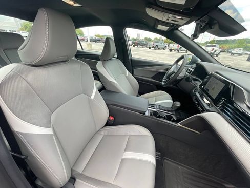 Used 2026 Toyota Camry SE w/ Convenience Package FWD image 9