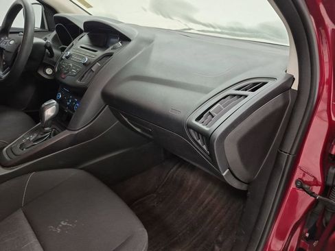 Used 2015 Ford Focus SE image 30