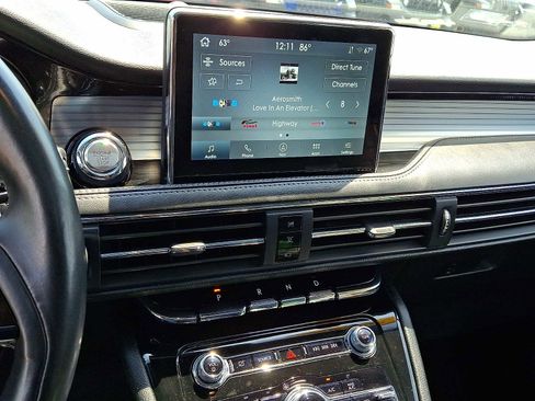 Used 2022 Lincoln Corsair AWD w/ Premium Package image 18
