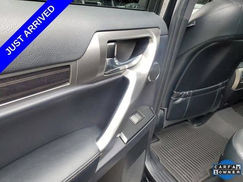Used 2023 Lexus GX 460 Luxury w/ Accessory Package AWD/4WD image 9