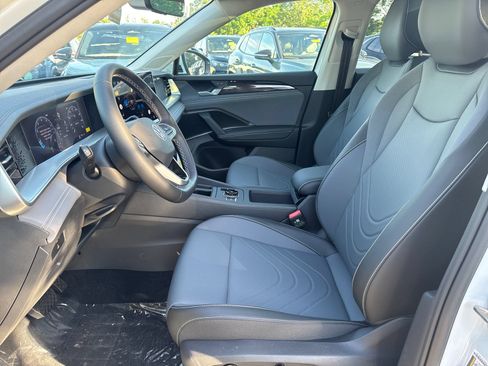 Certified 2026 Volkswagen Tiguan SE AWD/4WD image 10