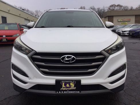 Used 2016 Hyundai Tucson Sport image 2