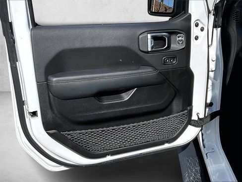 Used 2022 Jeep Wrangler Unlimited Sahara w/ Safety Group image 16