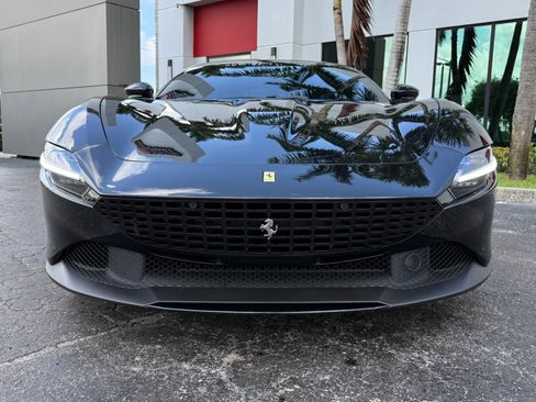 Used 2021 Ferrari Roma RWD image 8