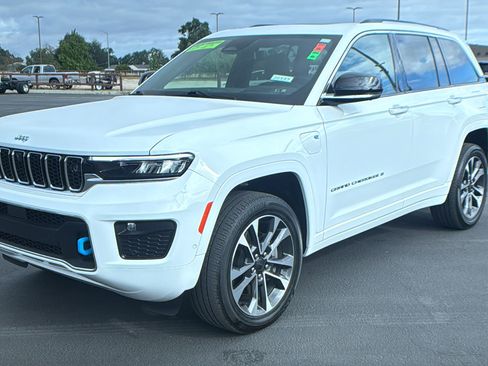 Used 2022 Jeep Grand Cherokee Overland w/ Advanced Protech Group III image 7