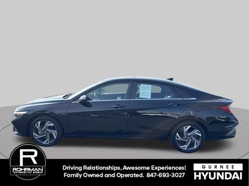 Certified 2025 Hyundai Elantra SEL FWD image 5