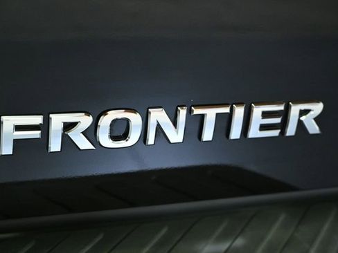 Used 2021 Nissan Frontier SV image 10