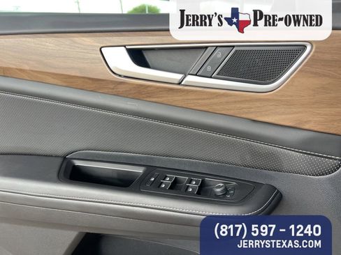 Used 2024 Volkswagen Atlas SE image 13