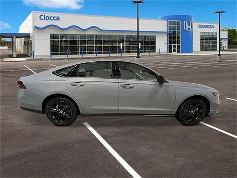 New 2025 Honda Accord SE image 7
