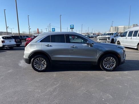 Used 2025 Cadillac XT4 Premium Luxury AWD/4WD image 2