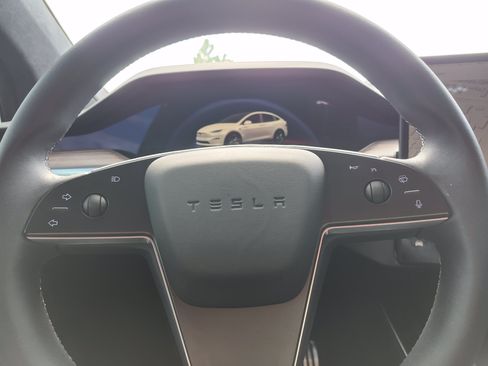 Used 2022 Tesla Model X AWD/4WD image 28