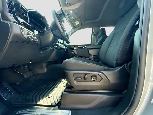 Used 2025 Chevrolet Silverado 1500 LT AWD/4WD image 23