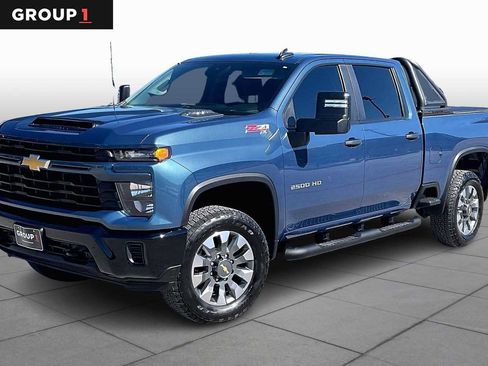 Used 2025 Chevrolet Silverado 2500 Custom w/ Custom Convenience Package image 1