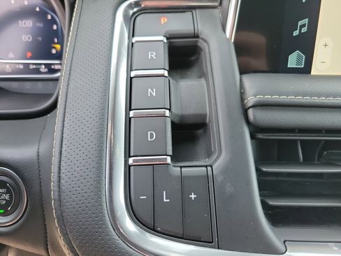 Used 2024 Chevrolet Tahoe Premier image 16