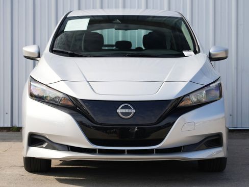 Used 2023 Nissan Leaf S image 39