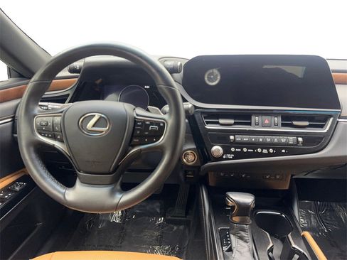 Used 2023 Lexus ES 300h w/ Premium Package image 53